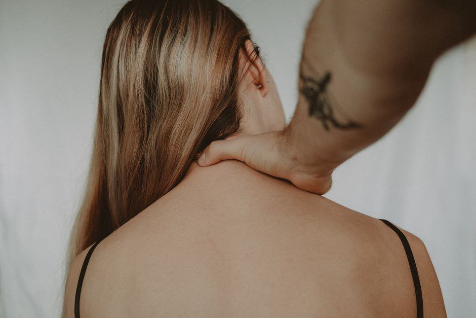 Vì sao neck shoulder massage là cứu tinh cho game thủ?